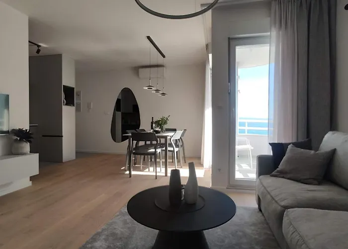 Apartment By The Sea - 2983